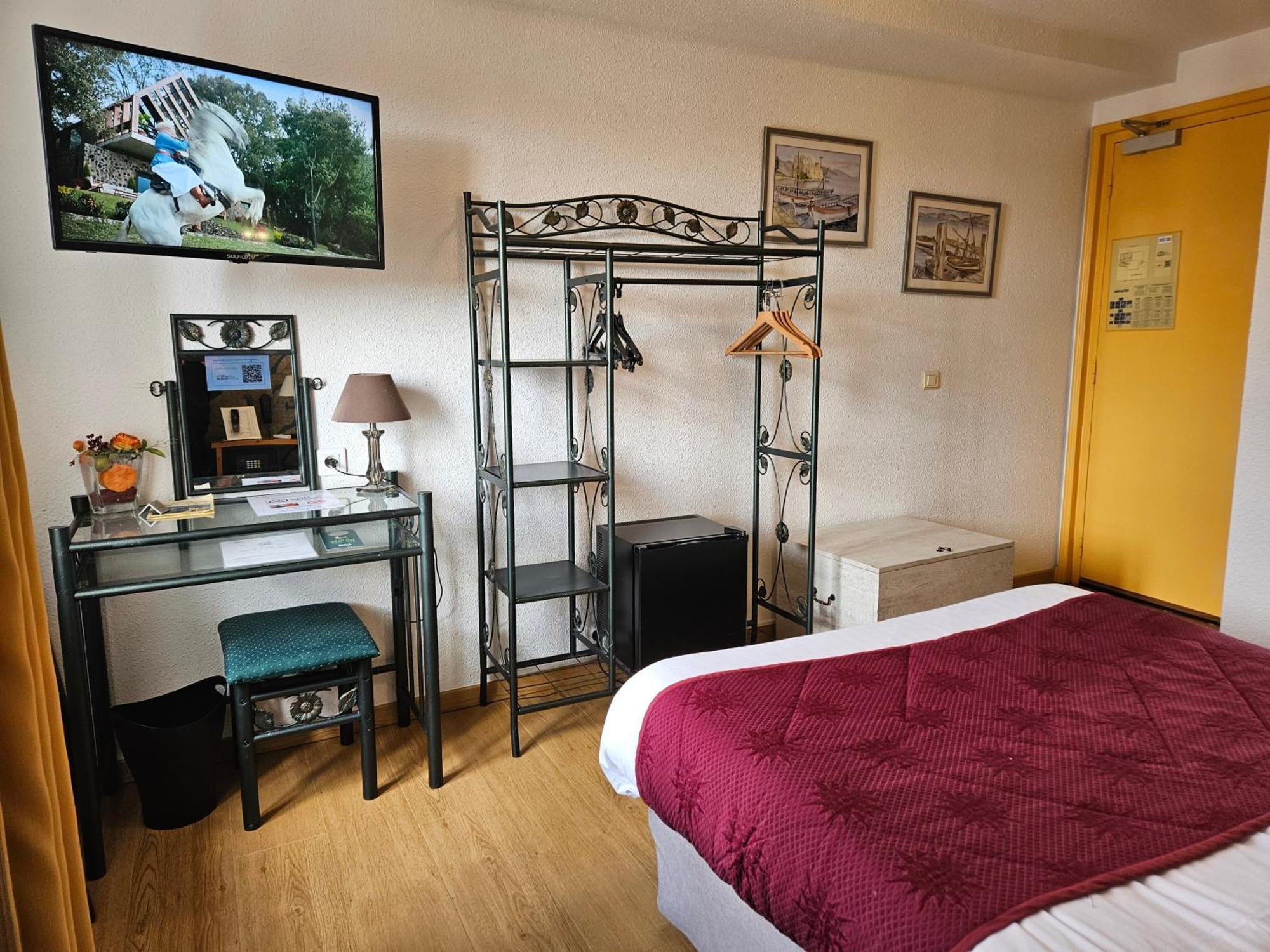 Hotel Le Val D'Amby Hieres-Sur-Amby Zewnętrze zdjęcie