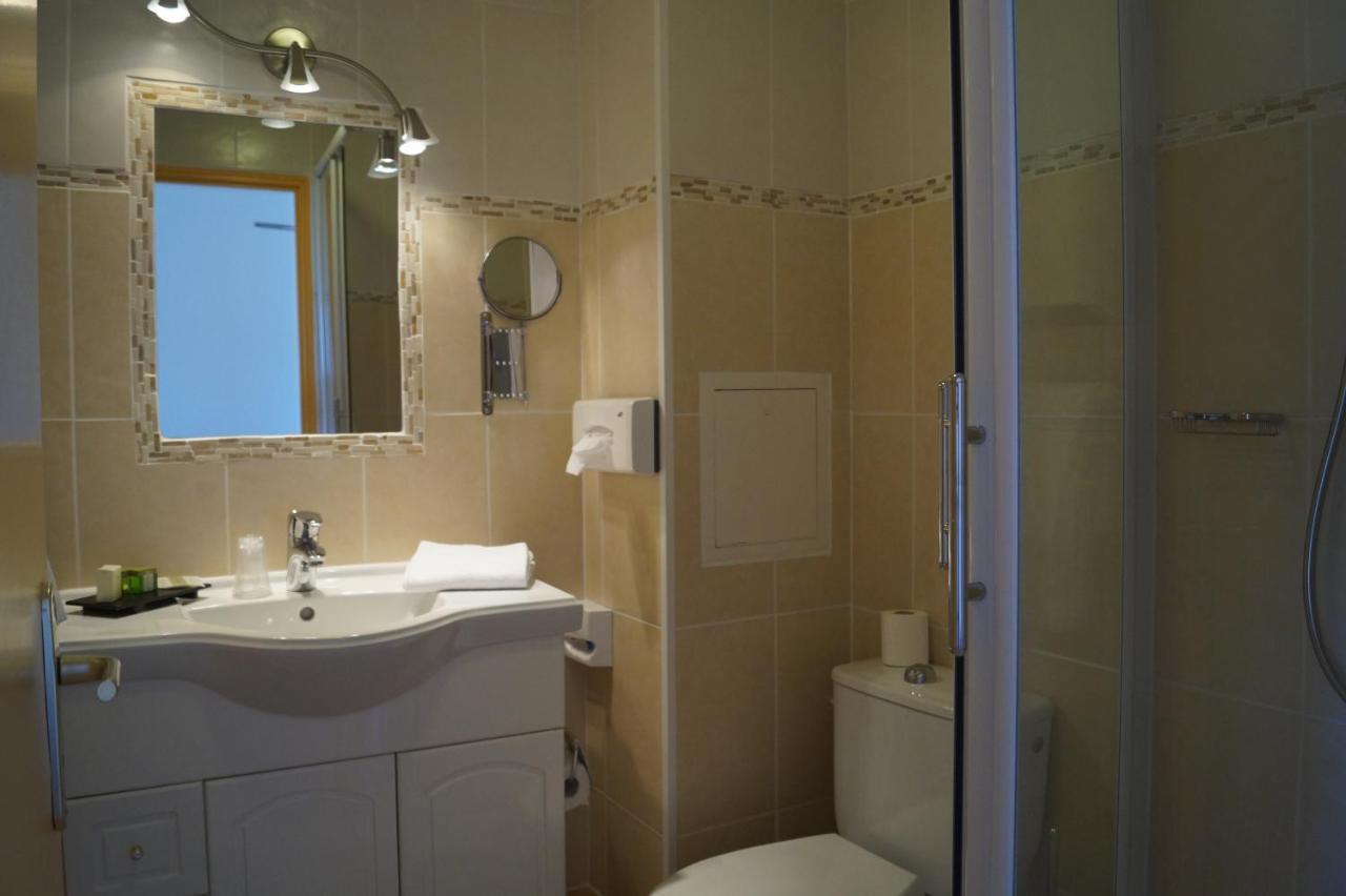 Hotel Le Val D'Amby Hieres-Sur-Amby Zewnętrze zdjęcie